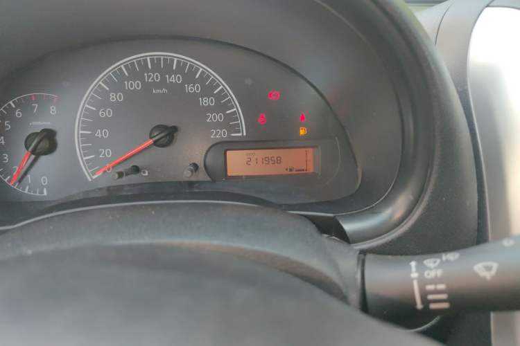 Used Nissan Sunny 2015 1.5XE Manual Elite Edition Odometer Close Up