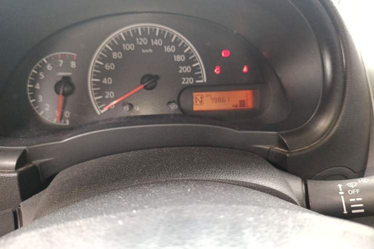 Used Nissan Sunny 2015 1.5XE CVT Comfort Edition Odometer Close Up
