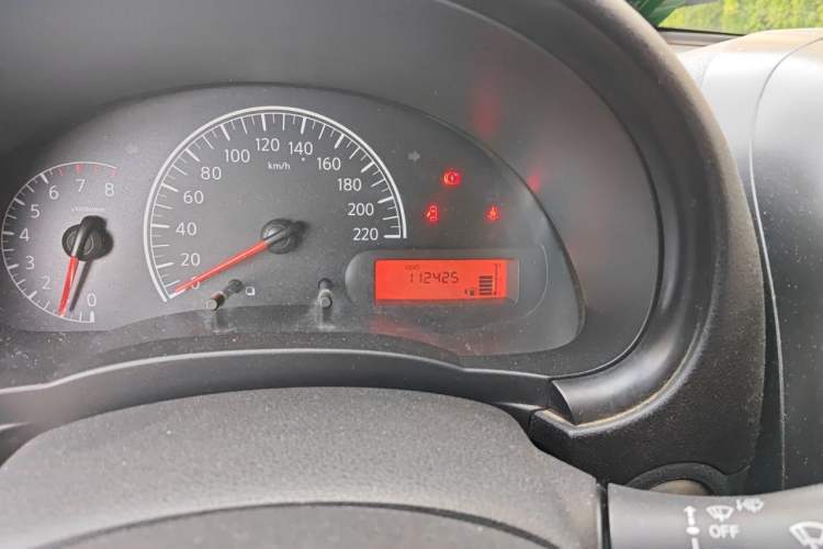 Used Nissan Sunny 2015 1.5XE Manual Comfort Edition Odometer Close Up