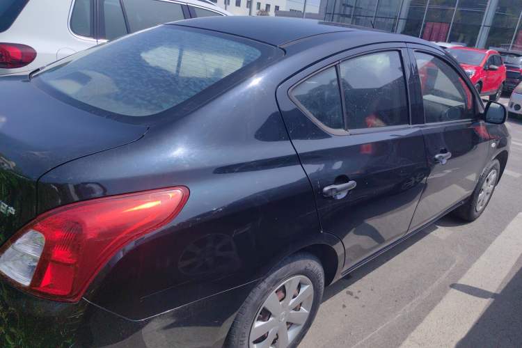Used Nissan Sunny 2015 1.5XE Manual Comfort Edition Rear Right 45 Deg