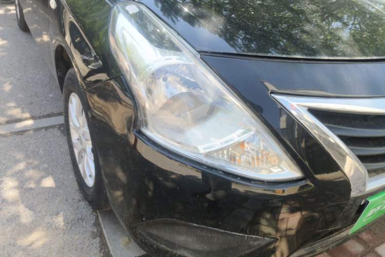 Used Nissan Sunny 2015 1.5XE CVT Comfort Edition Right Front Headlight