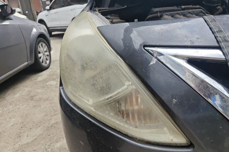 Used Nissan Sunny 2015 1.5XE Manual Comfort Edition Right Front Headlight
