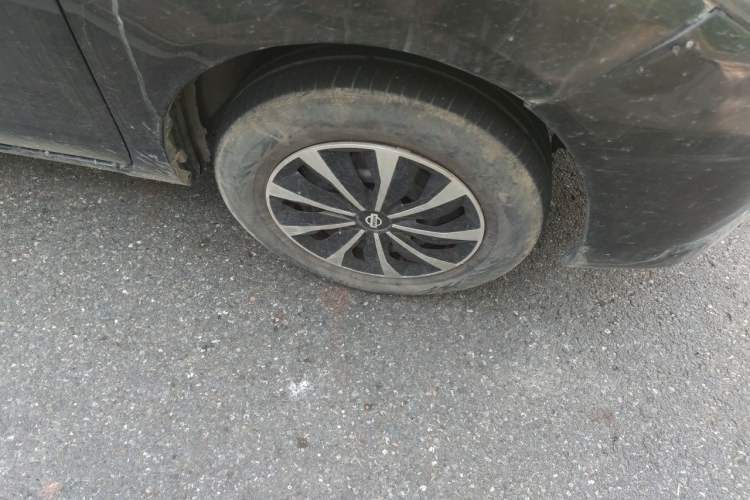 Used Nissan Sunny 2015 1.5XE Manual Elite Edition Right Front Wheel Hub