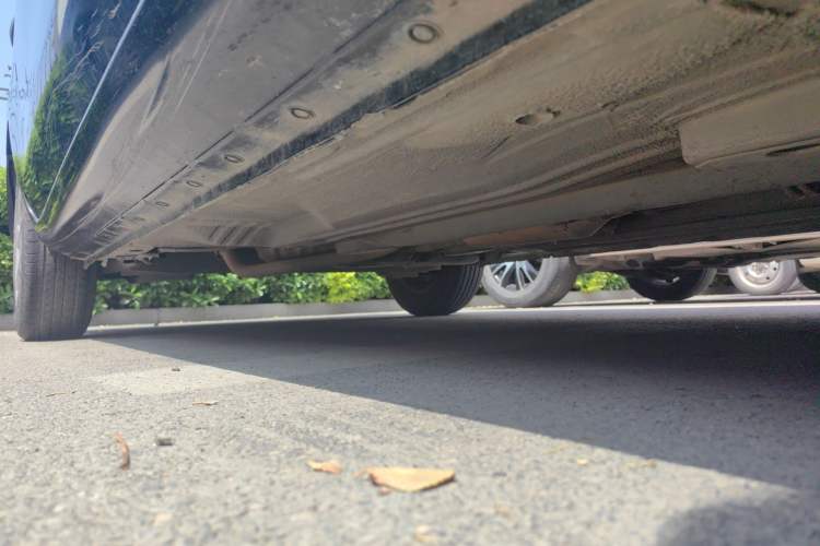Used Nissan Sunny 2015 1.5XE Manual Comfort Edition Right Side Sill