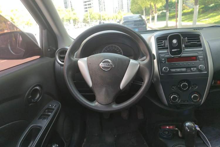 Used Nissan Sunny 2015 1.5XE Manual Elite Edition Steering Wheel
