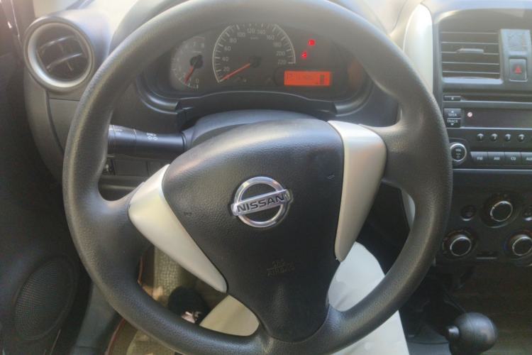 Used Nissan Sunny 2015 1.5XE CVT Comfort Edition Steering Wheel