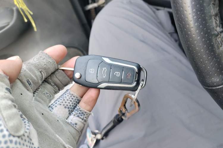 Used Nissan Sunny 2015 1.5XE Manual Comfort Edition Vehicle Key