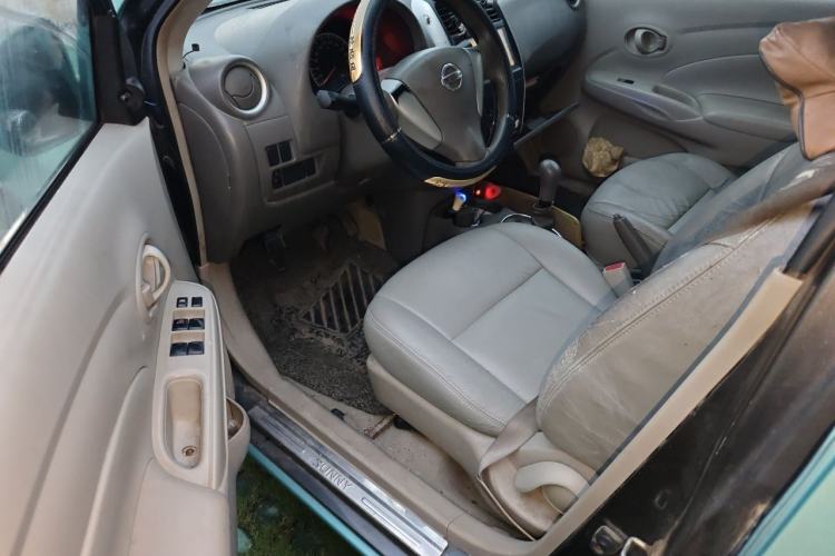 Used Nissan Sunny 2015 1.5XE Manual Comfort Edition Driver Seat