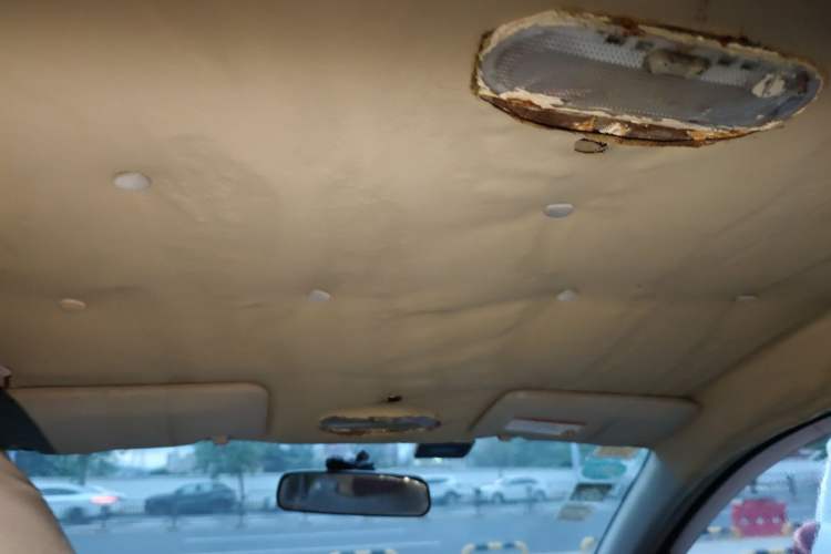 Used Nissan Sunny 2015 1.5XE Manual Comfort Edition Headliner