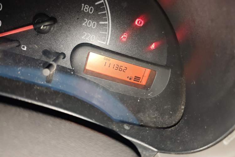 Used Nissan Sunny 2015 1.5XE Manual Comfort Edition Odometer Close Up