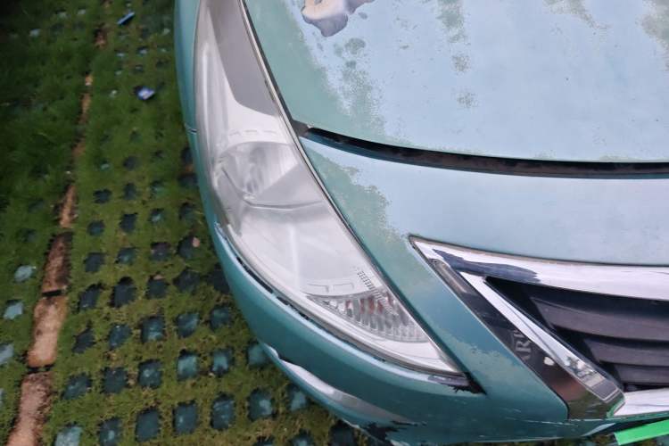 Used Nissan Sunny 2015 1.5XE Manual Comfort Edition Right Front Headlight