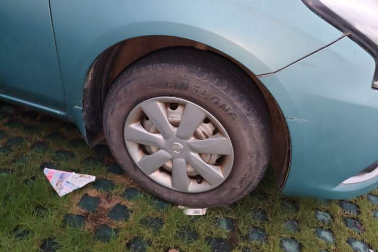 Used Nissan Sunny 2015 1.5XE Manual Comfort Edition Right Front Wheel Hub