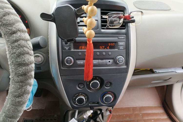 Used Nissan Sunny 2015 1.5XE Manual Master Edition Audio And AC Panel