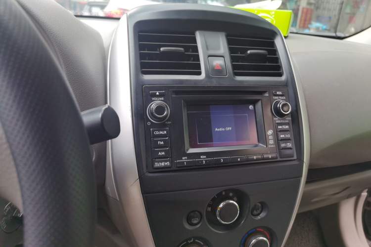 Used Nissan Sunny 2015 1.5XE Manual Comfort Edition Audio And AC Panel