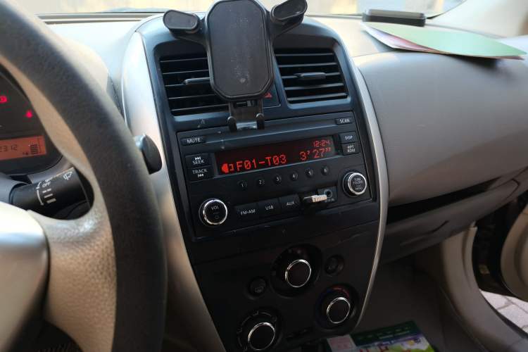 Used Nissan Sunny 2015 1.5XE Manual Comfort Edition Audio And AC Panel