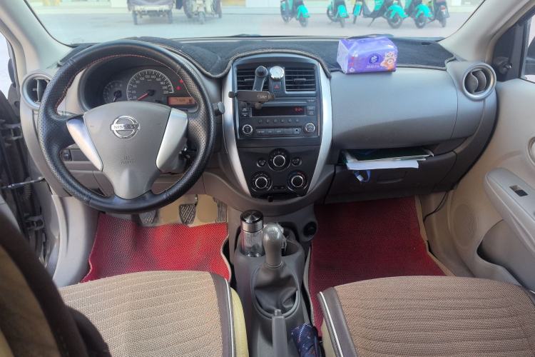 Used Nissan Sunny 2015 1.5XE Manual Comfort Edition Center Console