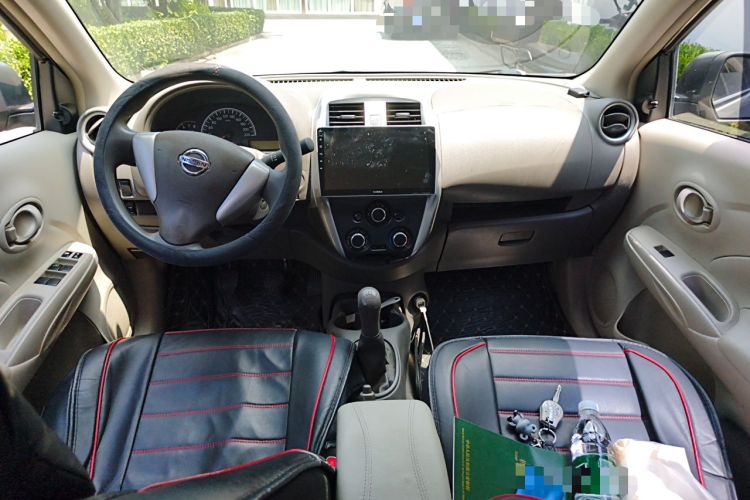 Used Nissan Sunny 2015 1.5XE Manual Comfort Edition Center Console