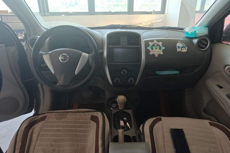 Used Nissan Sunny 2015 1.5XE CVT Master Edition Center Console