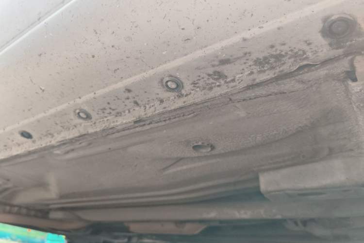 Used Nissan Sunny 2015 1.5XE Manual Comfort Edition Chassis Front Right