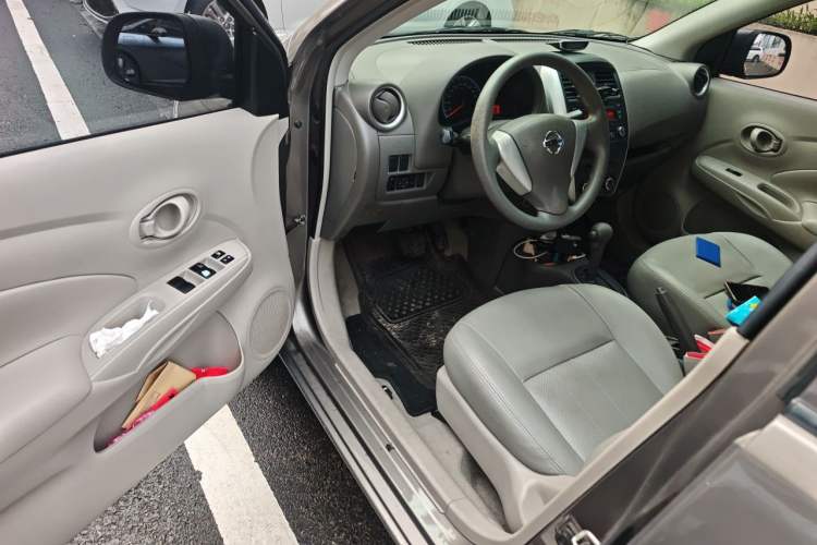 Used Nissan Sunny 2015 1.5XE CVT Elite Edition Driver Seat