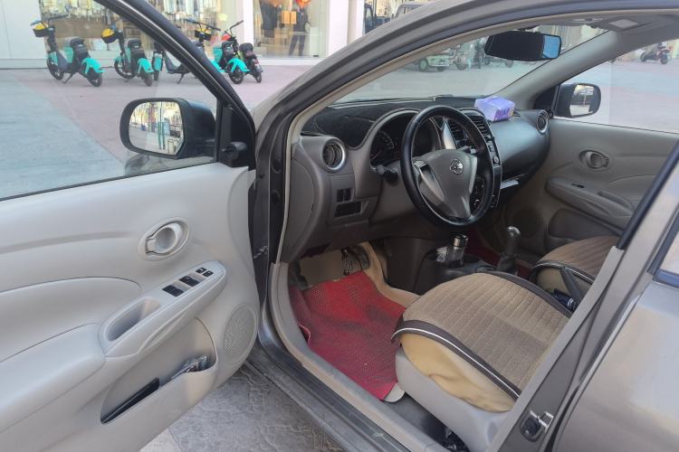 Used Nissan Sunny 2015 1.5XE Manual Comfort Edition Driver Seat