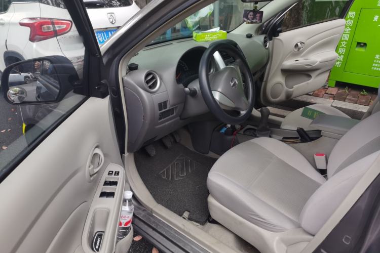 Used Nissan Sunny 2015 1.5XE Manual Comfort Edition Driver Seat