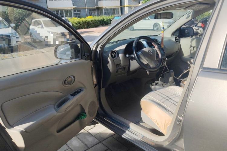 Used Nissan Sunny 2015 1.5XE Manual Elite Edition Driver Seat