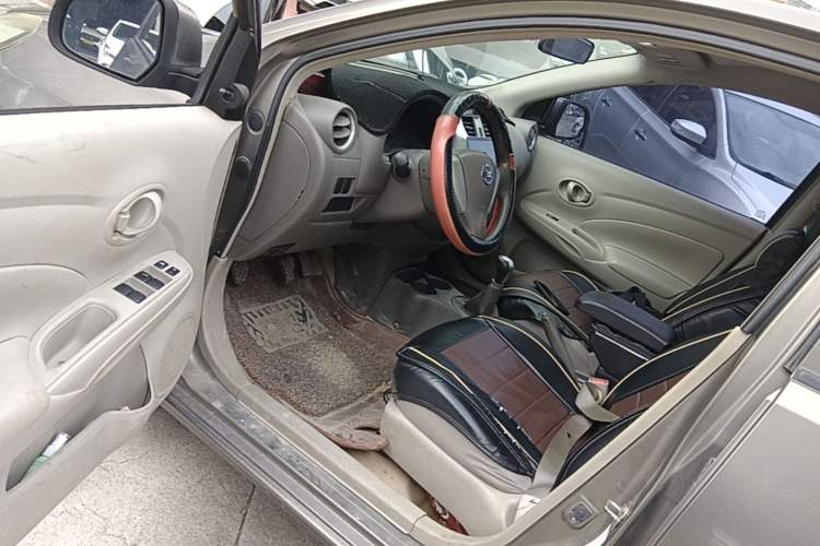 Used Nissan Sunny 2015 1.5XE Manual Comfort Edition Driver Seat