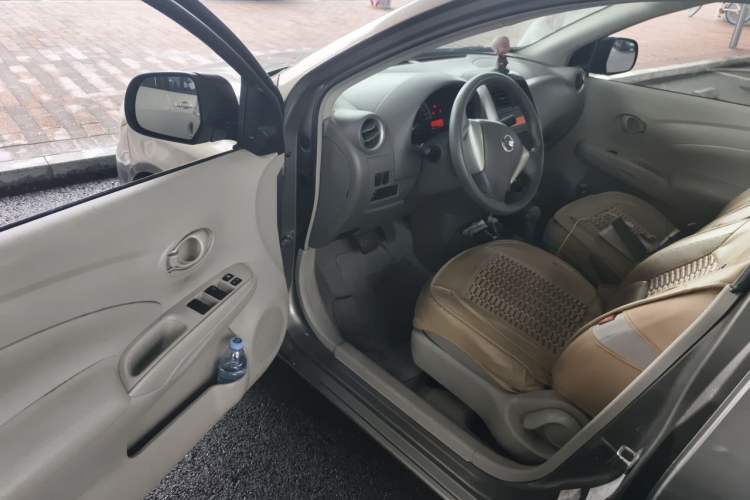 Used Nissan Sunny 2015 1.5XE CVT Comfort Edition Driver Seat