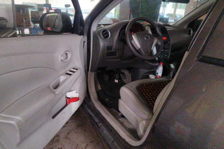 Used Nissan Sunny 2015 1.5XE Manual Comfort Edition Driver Seat