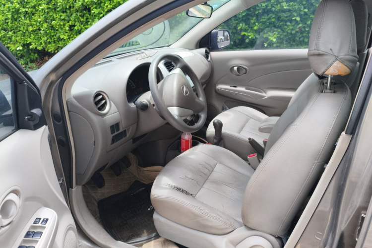Used Nissan Sunny 2015 1.5XE Manual Comfort Edition Driver Seat