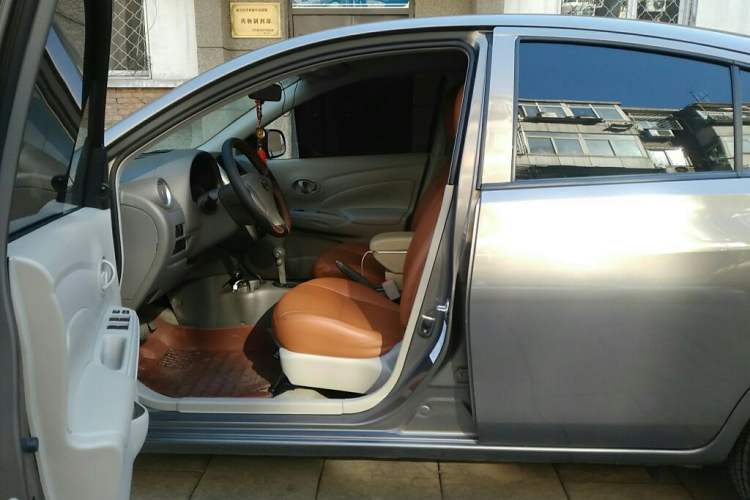 Used Nissan Sunny 2015 1.5XE CVT Comfort Edition Driver Seat