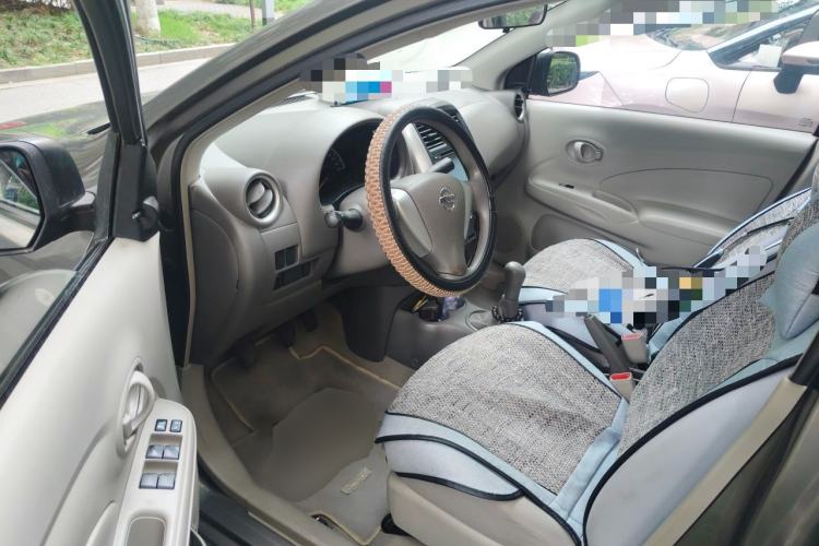 Used Nissan Sunny 2015 1.5XE Manual Comfort Edition Driver Seat