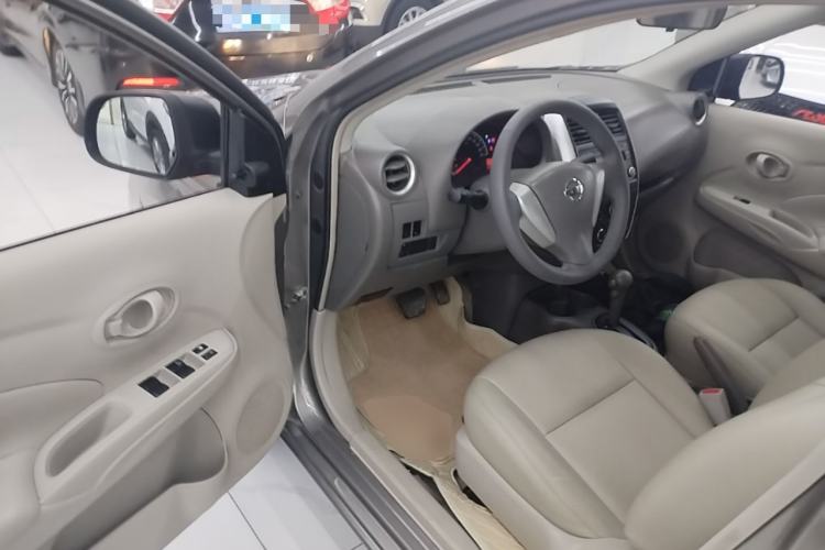 Used Nissan Sunny 2015 1.5XE CVT Comfort Edition Driver Seat