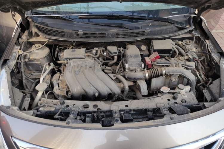 Used Nissan Sunny 2015 1.5XE Manual Comfort Edition Engine Bay