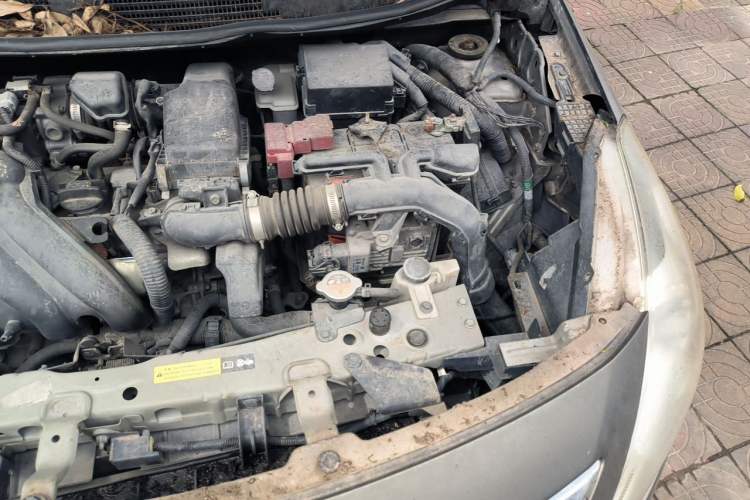 Used Nissan Sunny 2015 1.5XE CVT Comfort Edition Engine Bay Left
