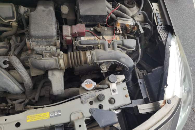Used Nissan Sunny 2015 1.5XE Manual Comfort Edition Engine Bay Left