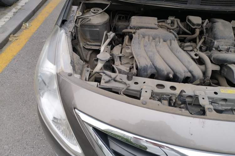 Used Nissan Sunny 2015 1.5XE Manual Master Edition Engine Bay Right