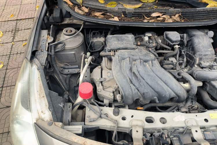 Used Nissan Sunny 2015 1.5XE CVT Comfort Edition Engine Bay Right