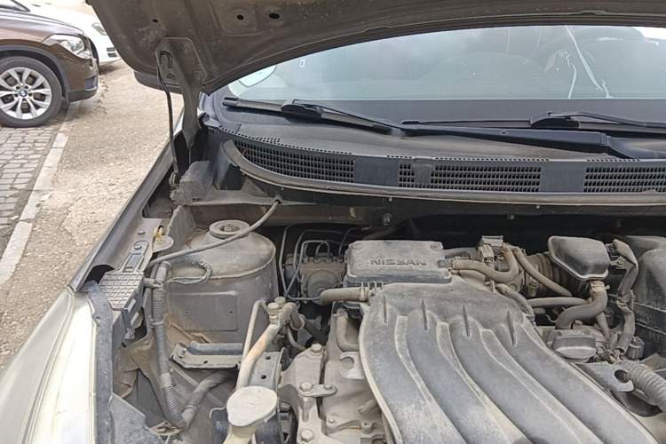 Used Nissan Sunny 2015 1.5XE Manual Comfort Edition Engine Bay Right