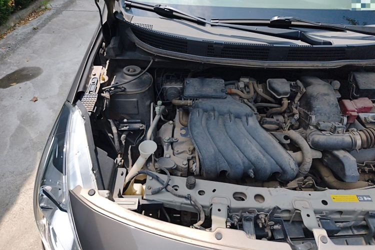 Used Nissan Sunny 2015 1.5XE Manual Comfort Edition Engine Bay Right