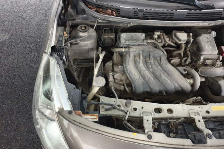 Used Nissan Sunny 2015 1.5XE CVT Comfort Edition Engine Bay Right