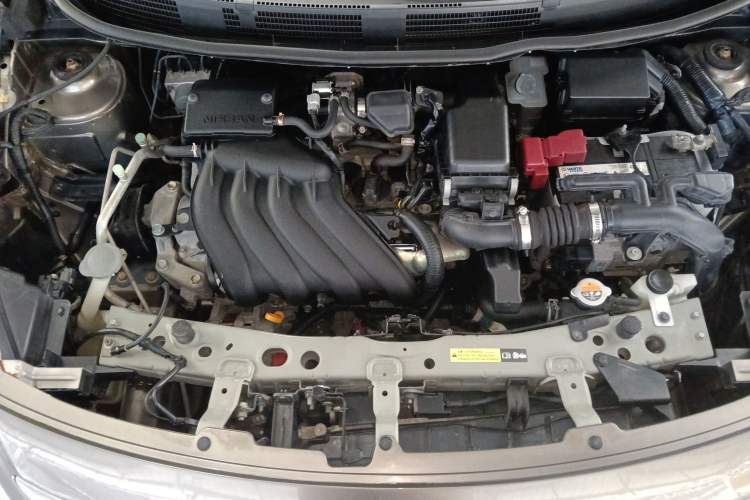 Used Nissan Sunny 2015 1.5XE CVT Comfort Edition Engine Bay