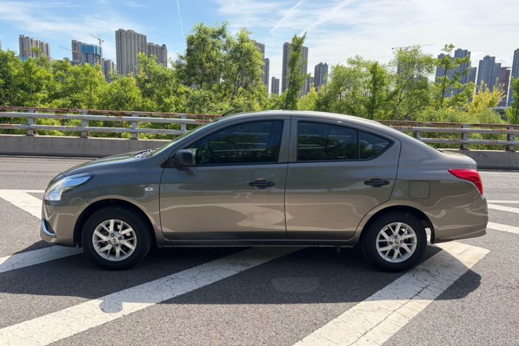 Used Nissan Sunny 2015 1.5XE CVT Comfort Edition Exterior 3