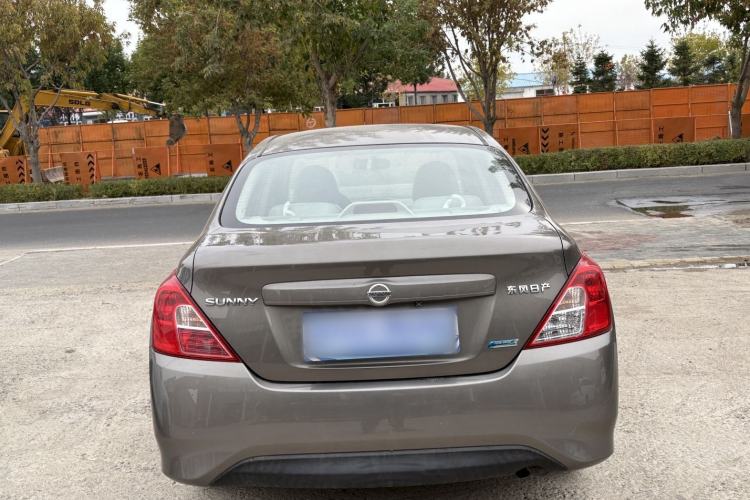 Used Nissan Sunny 2015 1.5XE Manual Comfort Edition Exterior 4