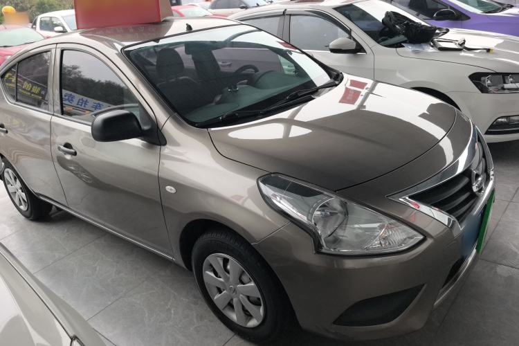 Used Nissan Sunny 2015 1.5XE CVT Comfort Edition Front Right 45 Deg
