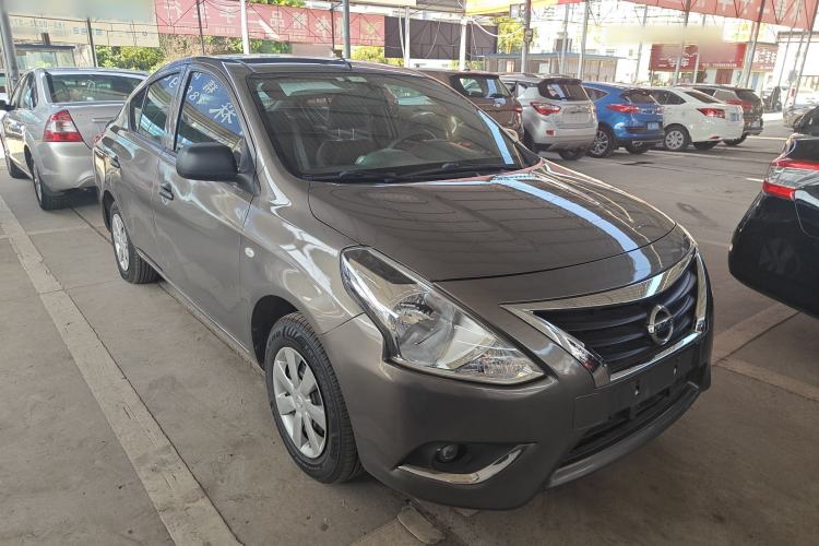Used Nissan Sunny 2015 1.5XE Manual Comfort Edition Front Right 45 Deg