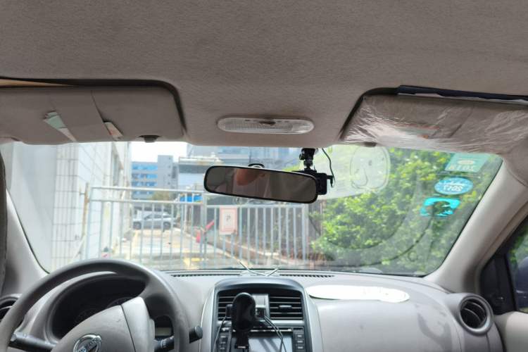 Used Nissan Sunny 2015 1.5XE Manual Comfort Edition Headliner