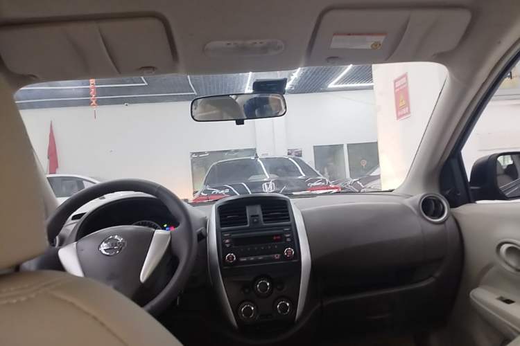 Used Nissan Sunny 2015 1.5XE CVT Comfort Edition Headliner