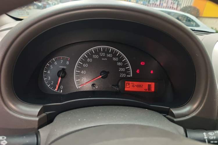 Used Nissan Sunny 2015 1.5XE CVT Elite Edition Instrument Cluster